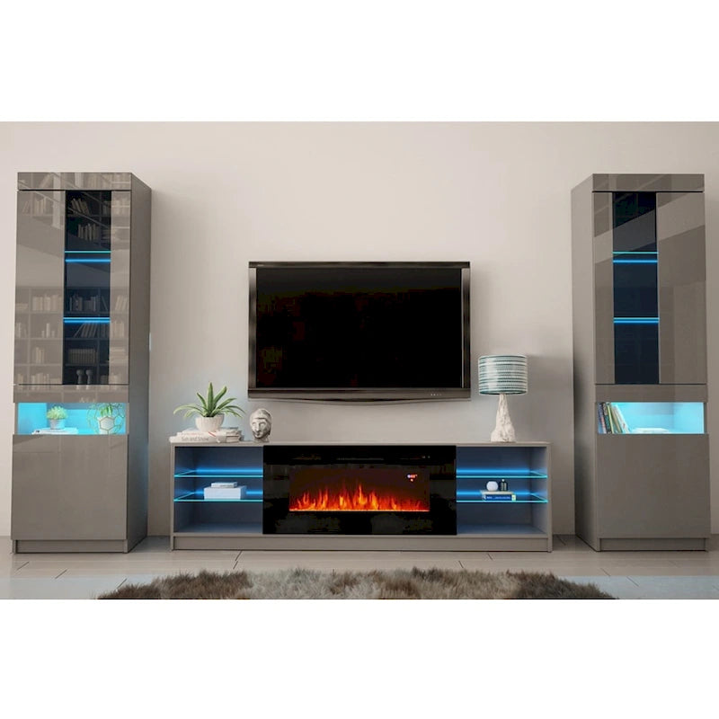 Moderner elektrischer Kamin als Wandeinheit mit Entertainment-Center