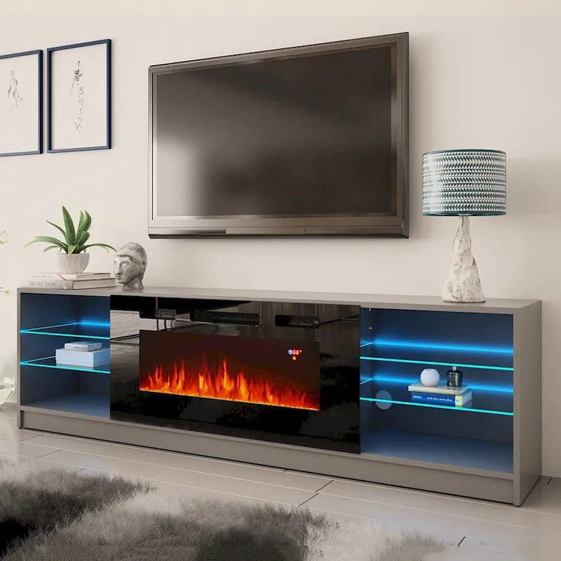 Moderner elektrischer Kamin als Wandeinheit mit Entertainment-Center