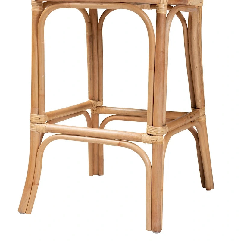 Moderner Boho-Hocker aus natürlichem braunem Rattan
