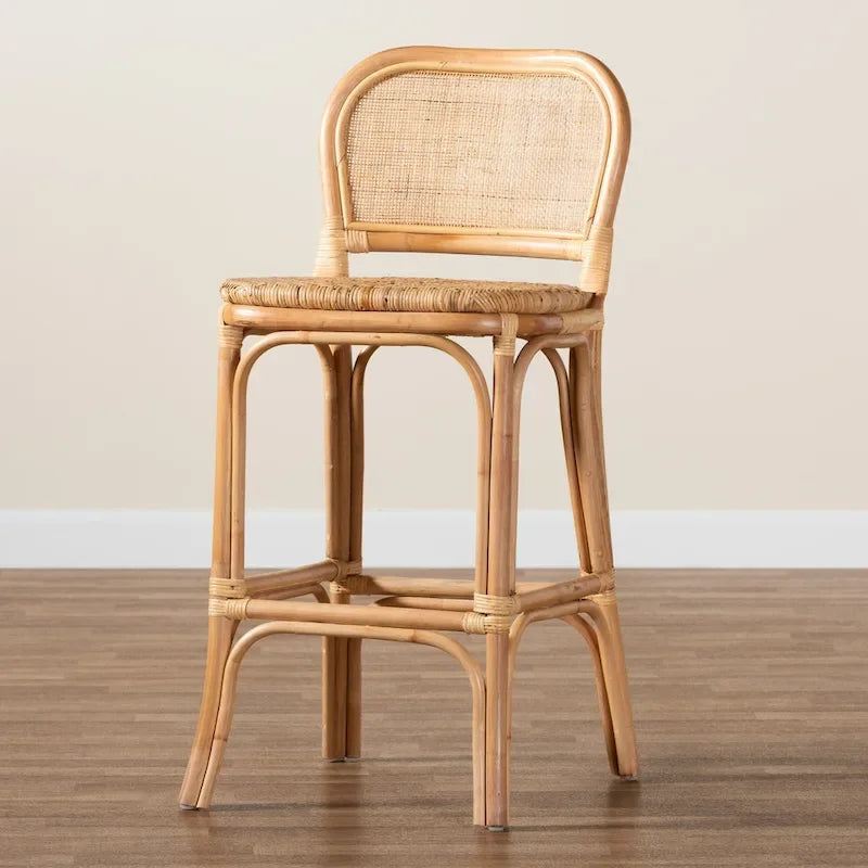 Moderner Boho-Hocker aus natürlichem braunem Rattan