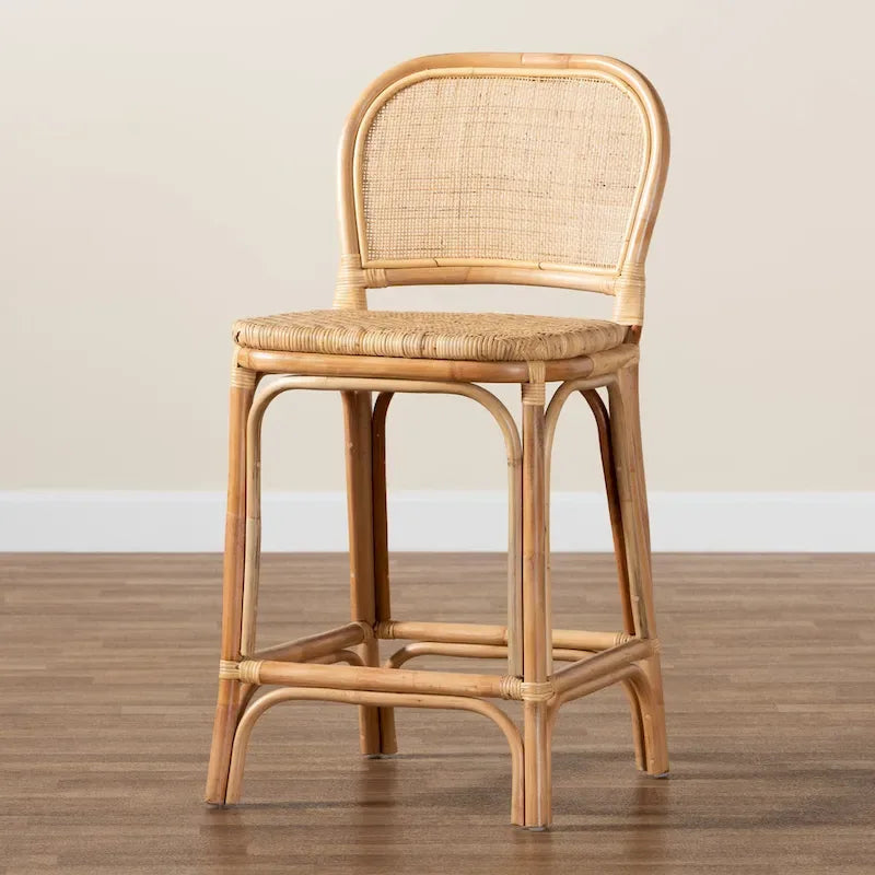 Moderner Boho-Hocker aus natürlichem braunem Rattan