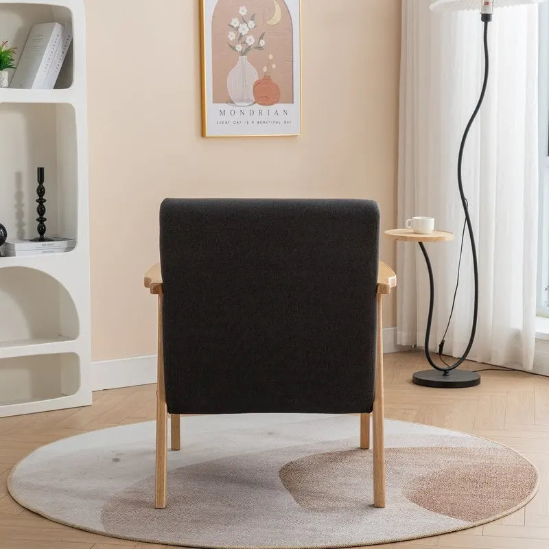 Akzent-Sessel im Mid-Century-Stil aus massivem Holz mit Bouclé-Polsterung und Kissen