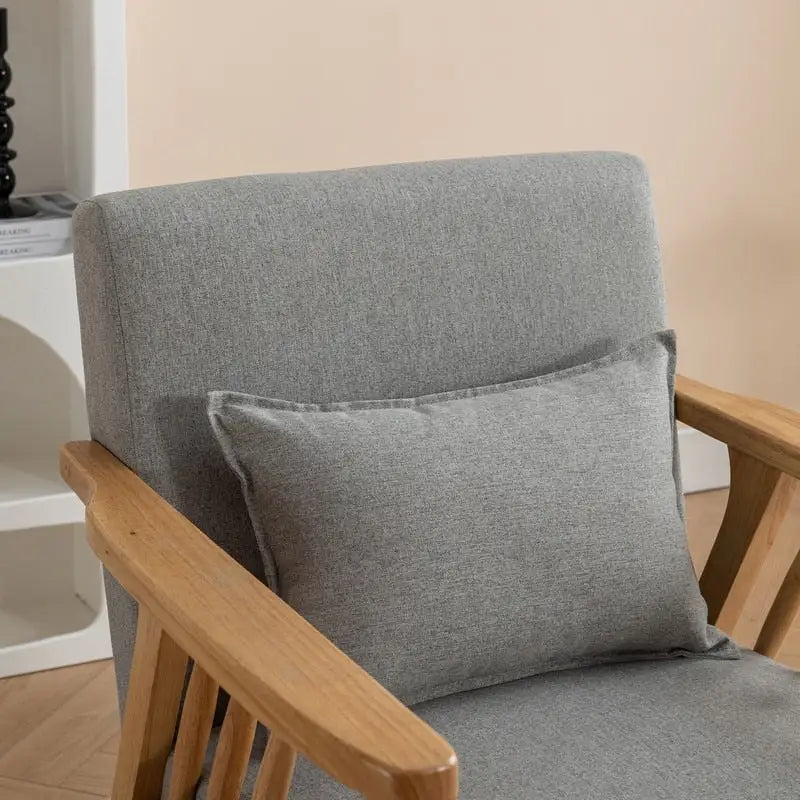 Akzent-Sessel im Mid-Century-Stil aus massivem Holz mit Bouclé-Polsterung und Kissen