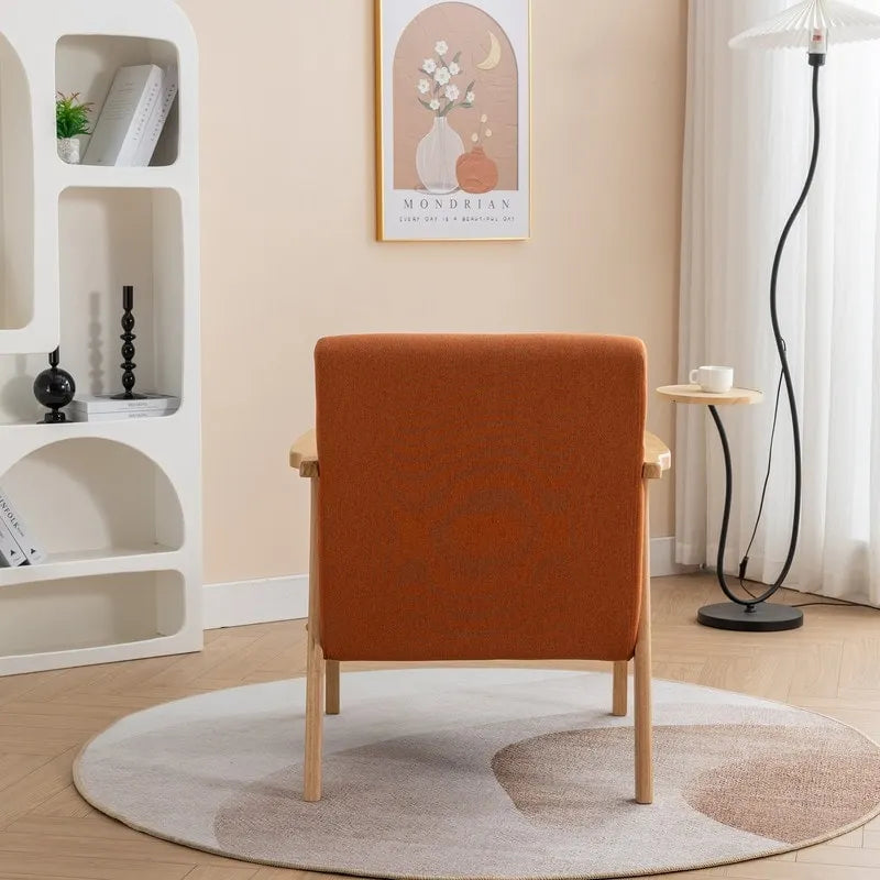 Akzent-Sessel im Mid-Century-Stil aus massivem Holz mit Bouclé-Polsterung und Kissen