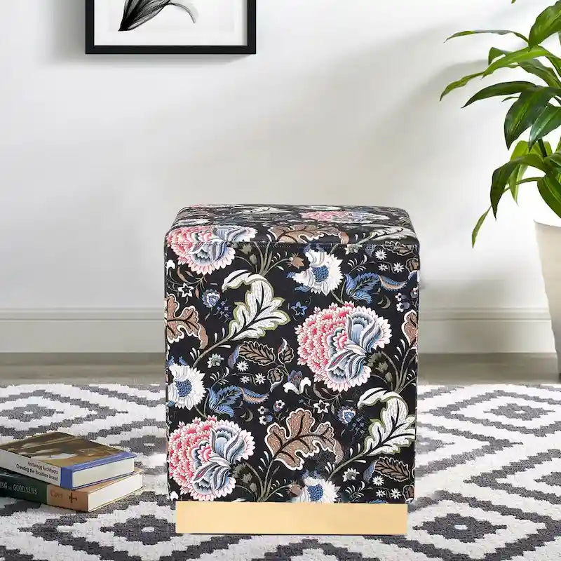 Quadratischer Samt-Hocker mit goldbeschichtetem Sockel